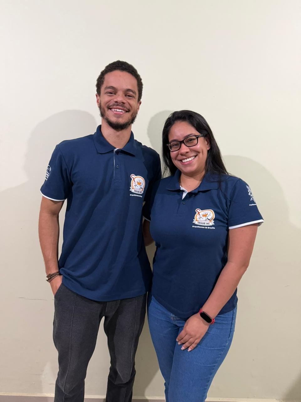 Jovens secretários: João Caio e Magda